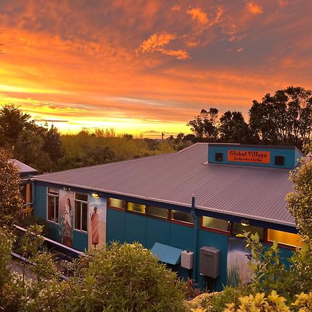 Global Village Travellers Lodge Greymouth Exterior foto The Village Theatre