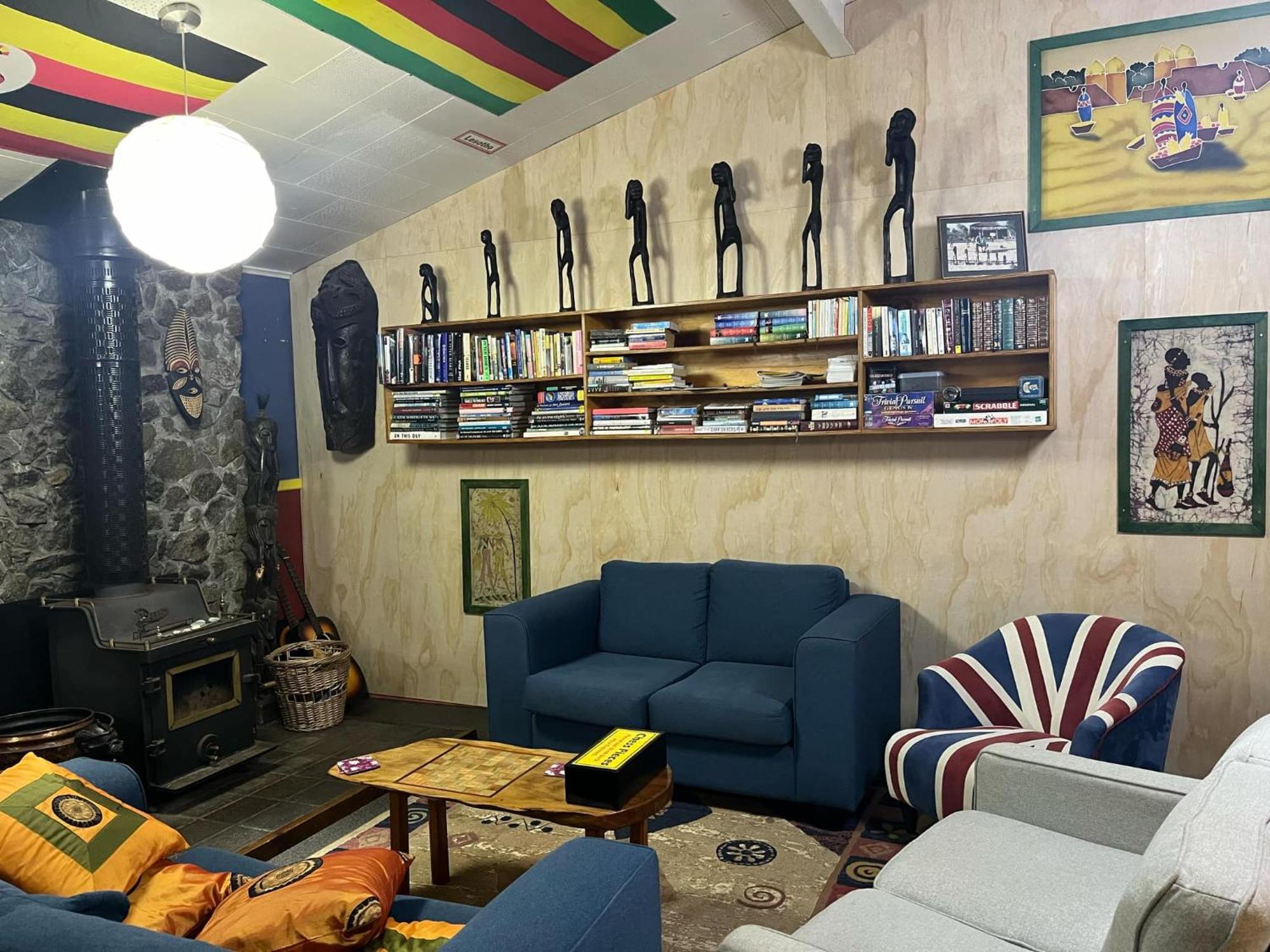 Global Village Travellers Lodge Greymouth Exterior foto The living room at the 2014 edition of the World of Wear Shed