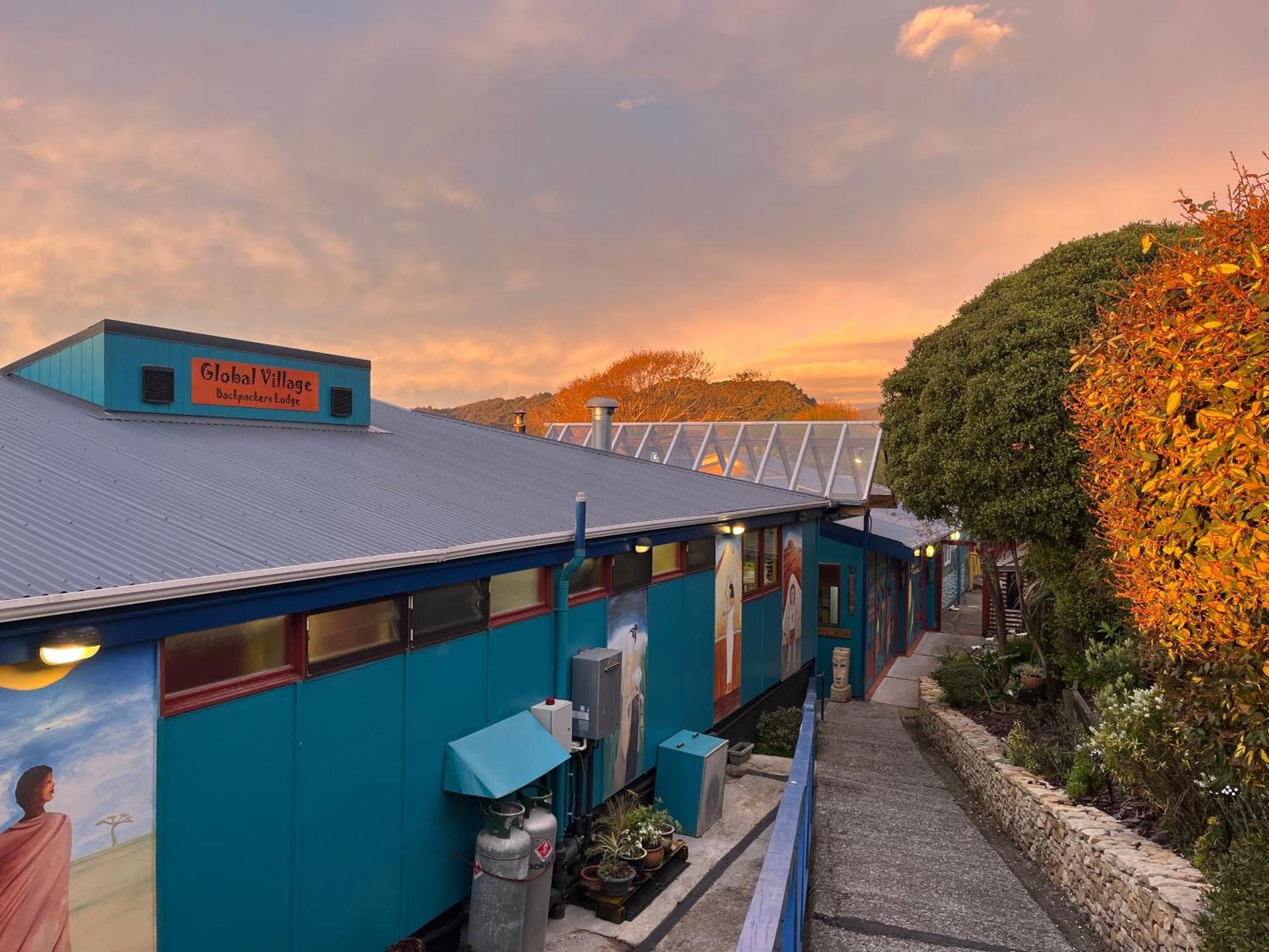 Global Village Travellers Lodge Greymouth Exterior foto The Glenorchy Community Centre