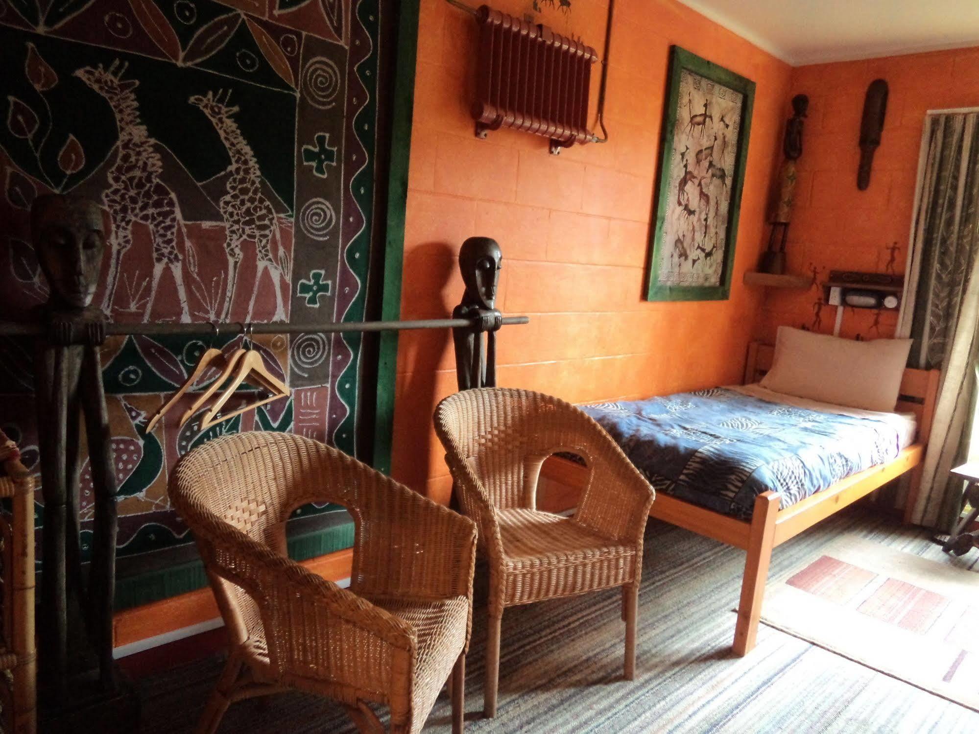Global Village Travellers Lodge Greymouth Exterior foto A room at the African Queen